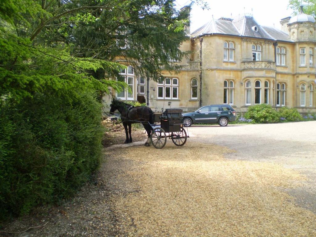 Hotel Fieldways Trowbridge Exterior foto